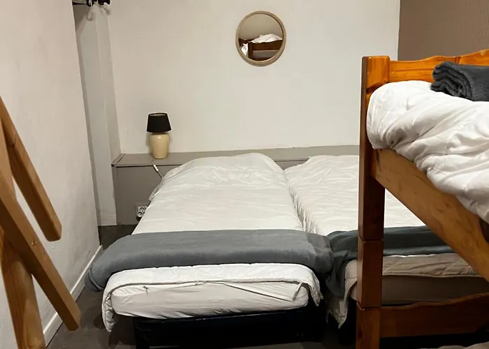 Corps De Ferme * La Réorthe