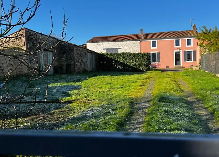 Corps De Ferme بيت للعطل